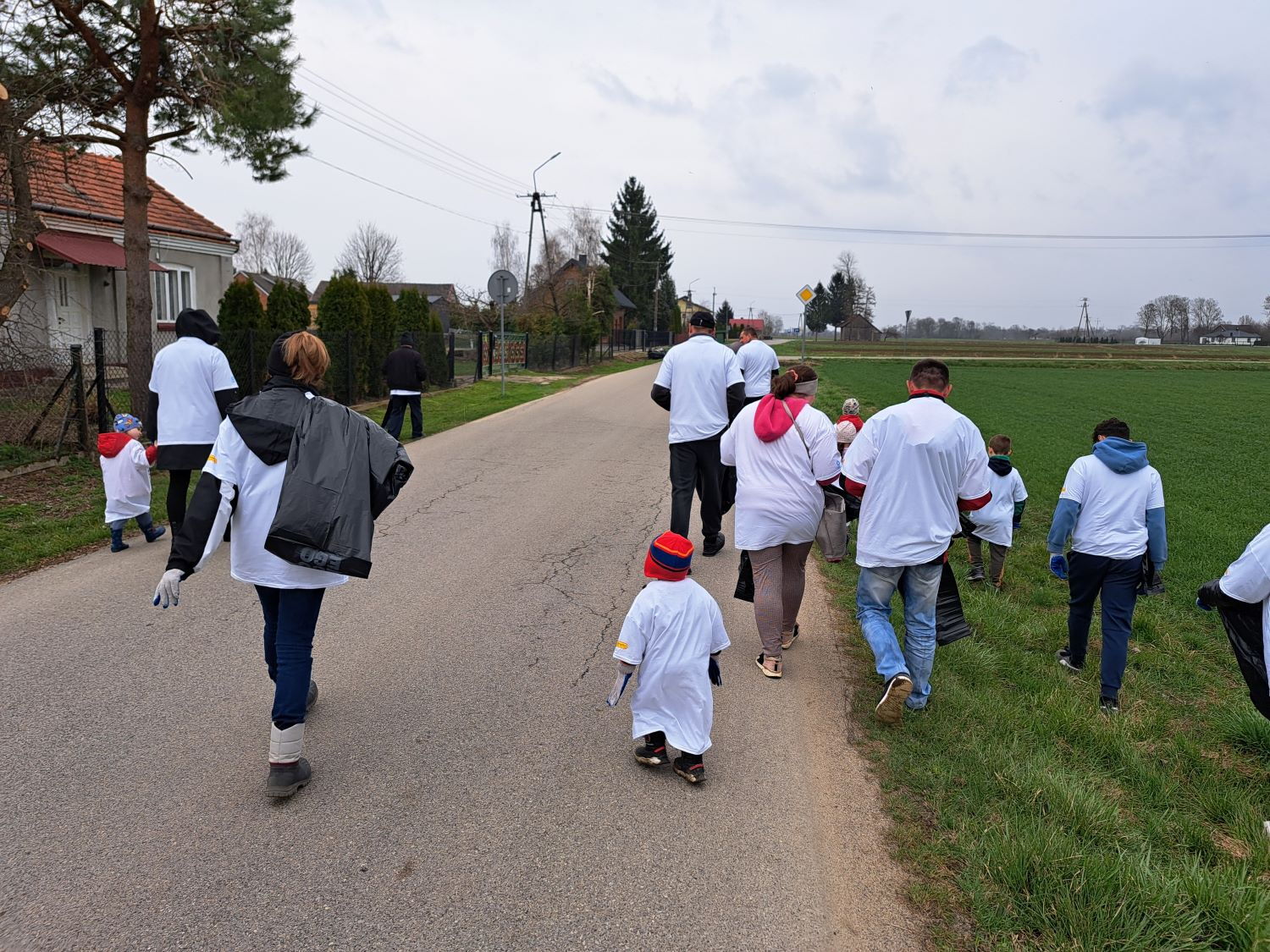 Czyste Sołectwo Karsy – wspólna akcja sprzątania