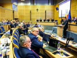 Wotum zaufania i absolutorium dla Zarządu Województwa Małopolskiego miniatura